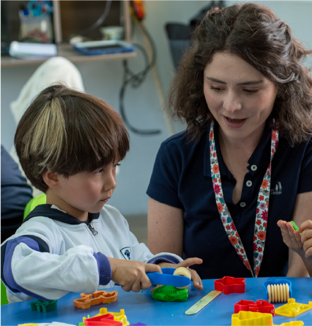 Formando niños auténticos con luz propia y paz