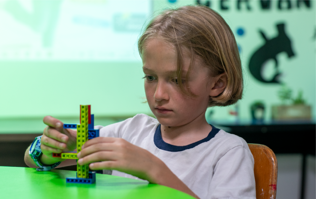 Formando niños auténticos con luz propia y paz