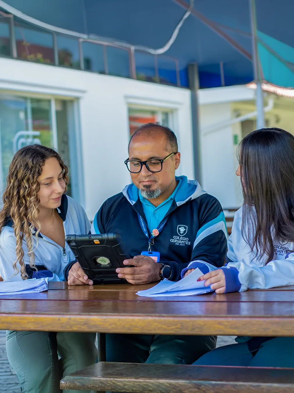 ¿Buscas un Colegio que prepare a tu hijo para los retos de la universidad? Conoce nuestra propuesta académica y programa AP. Agenda una visita al Colegio Cervantes.